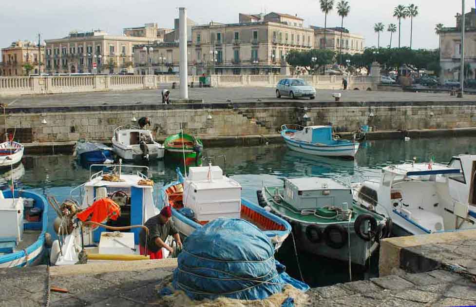 25 - Italia - Sicilia - Siracusa - puerto pesquero
